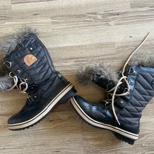 Sorel Joan of Artic Waterproof Boots Size 7 Black Outdoor lace up
